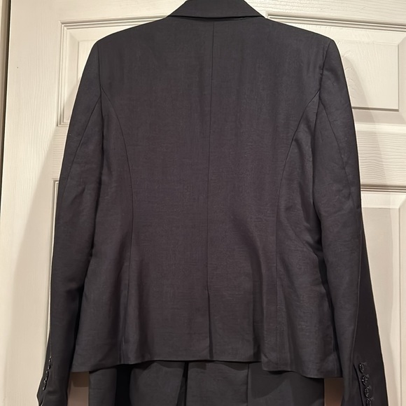 Ann Taylor sz 10 2 piece Suit -Beautiful Gray Coat and Skirt. - Picture 4 of 7